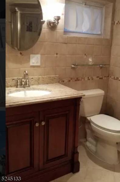 Elmwood Park Boro, NJ 07407,185 Elm St