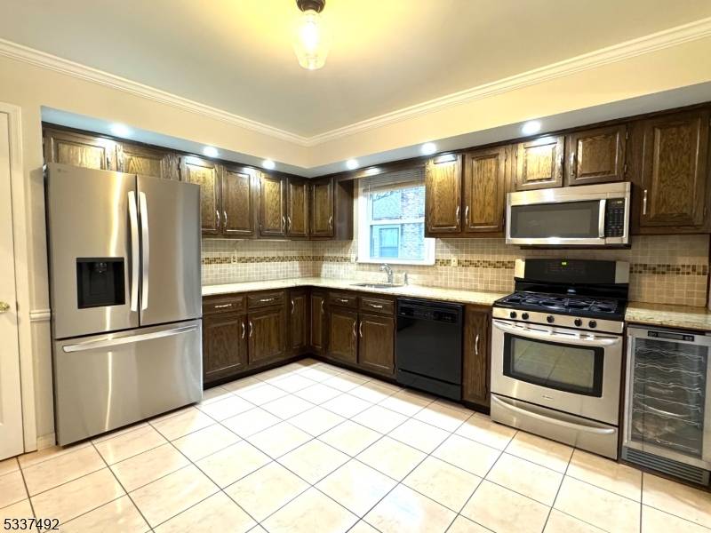 Boonton Town, NJ 07005,140 Wootton St