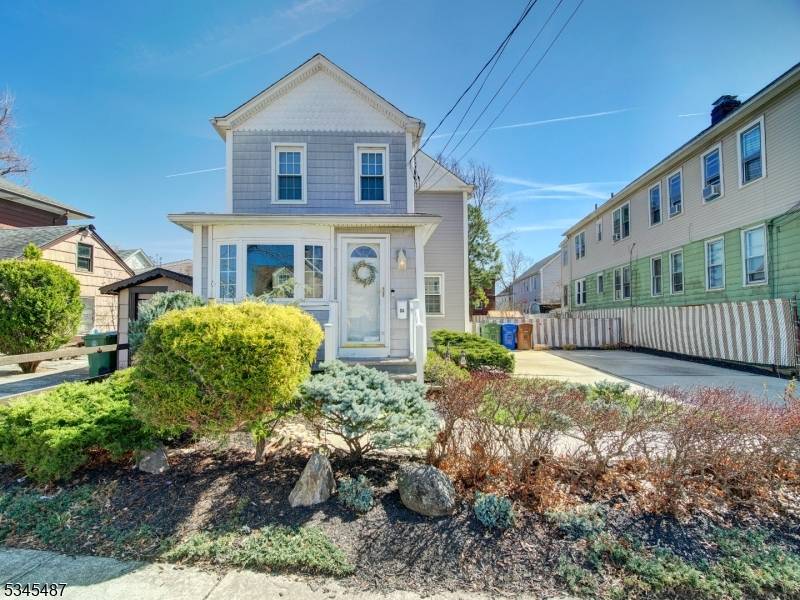 Linden City, NJ 07036,34 E Munsell Ave