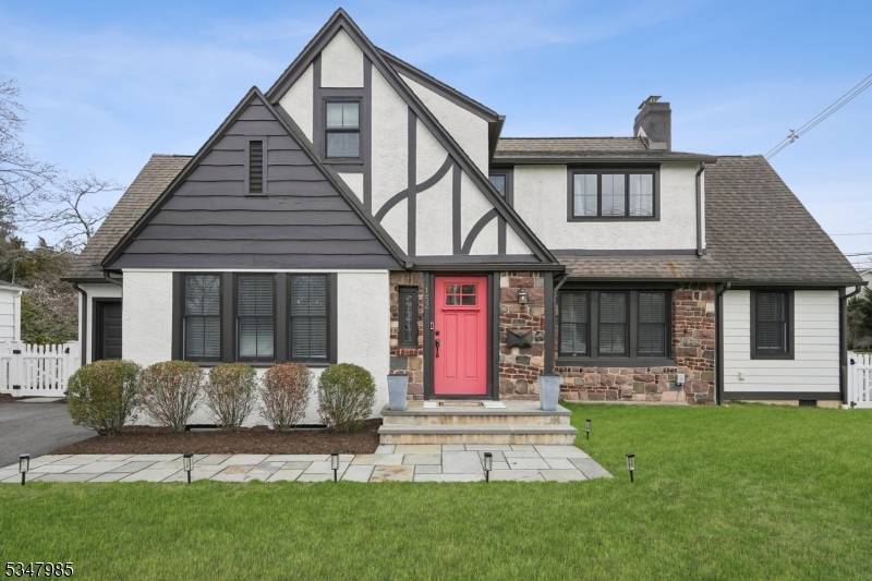 Madison Boro, NJ 07940,152 Loantaka Way