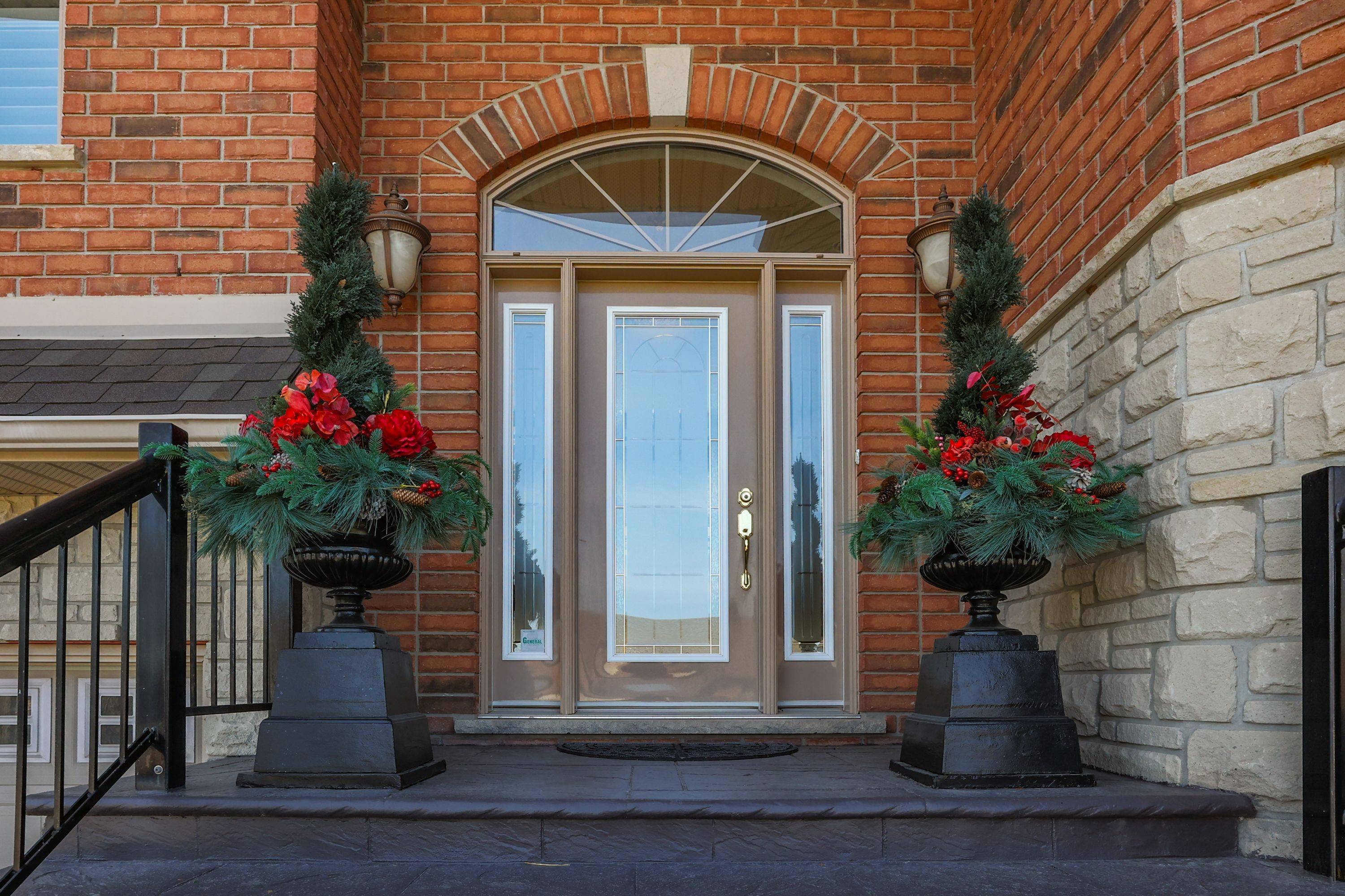 Grimsby, ON L3M 1A8,130 Dorchester DR
