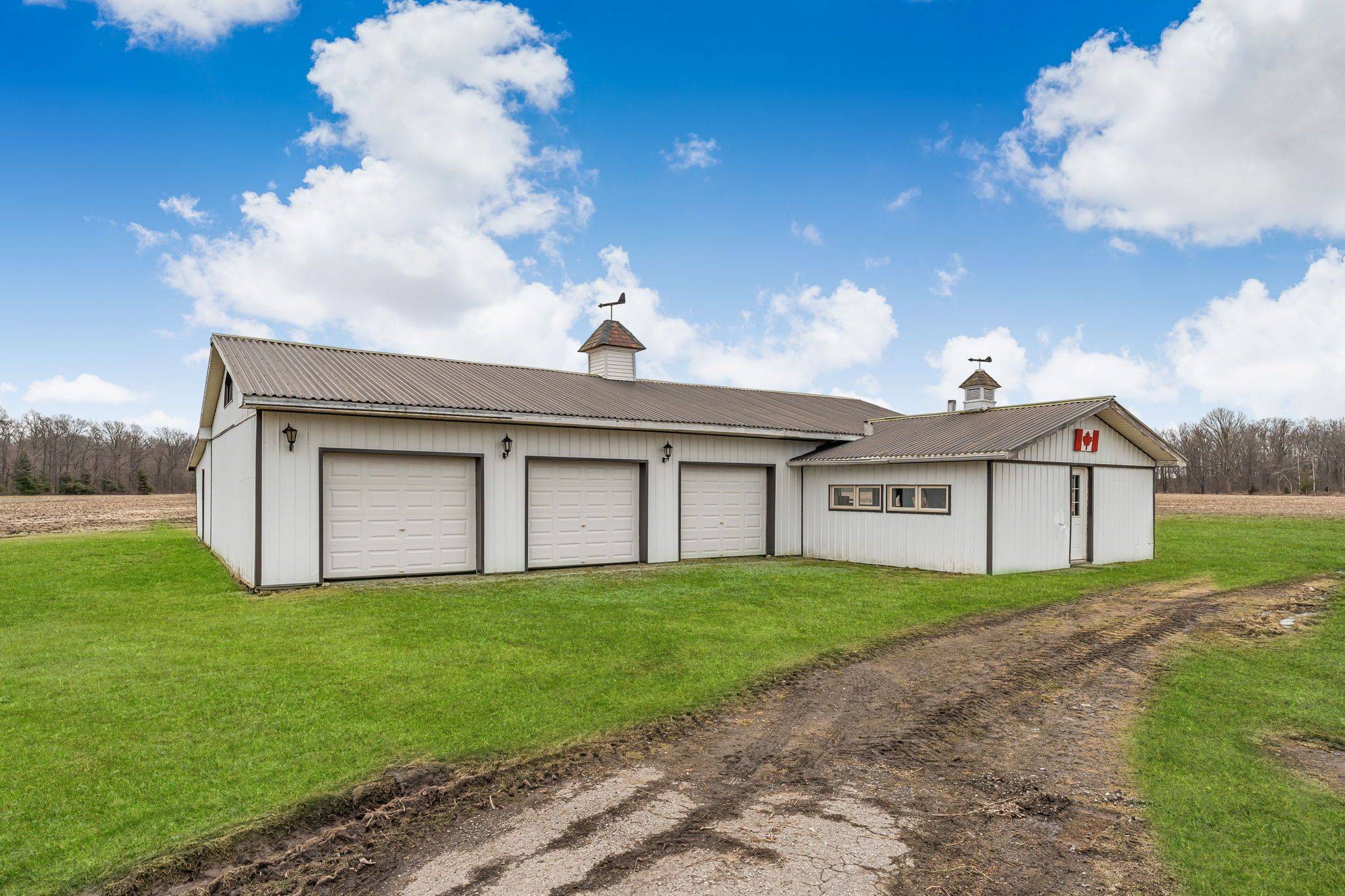 West Lincoln, ON L0R 1E0,2387 CAISTOR Centre RD