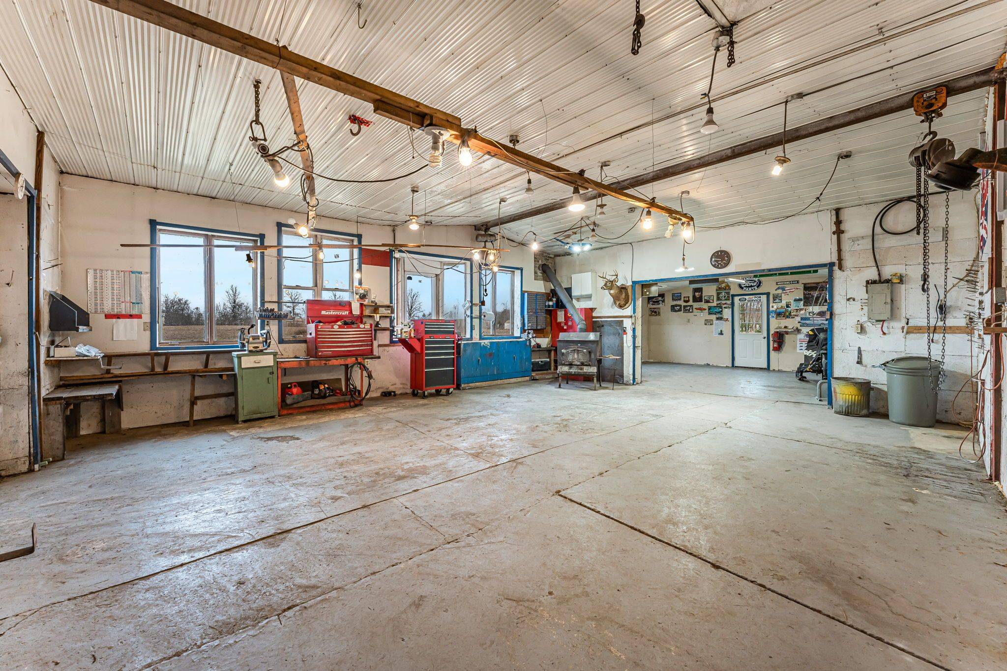 West Lincoln, ON L0R 1E0,2387 CAISTOR Centre RD