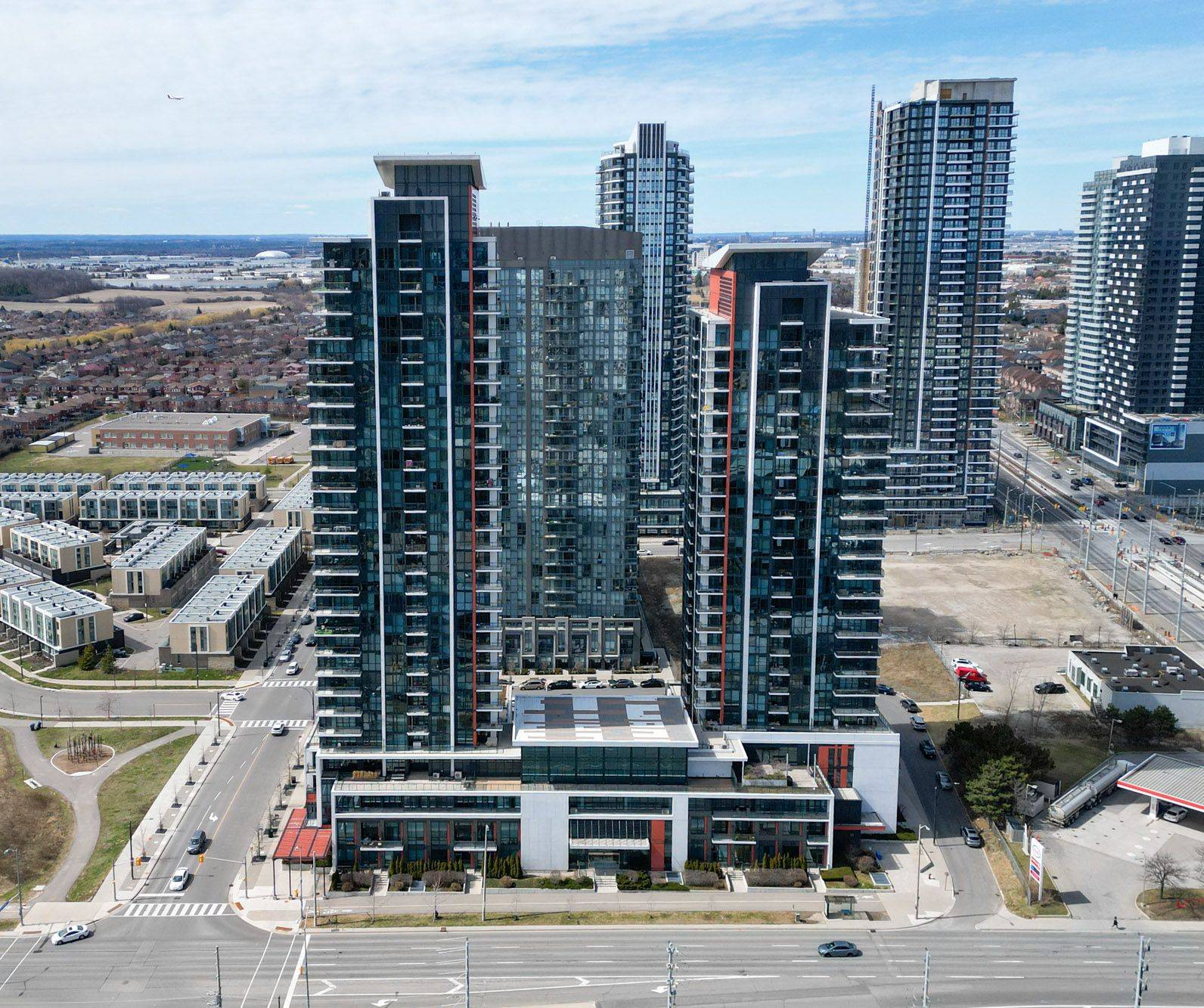 Mississauga, ON L5R 0E5,75 Eglinton AVE W #310