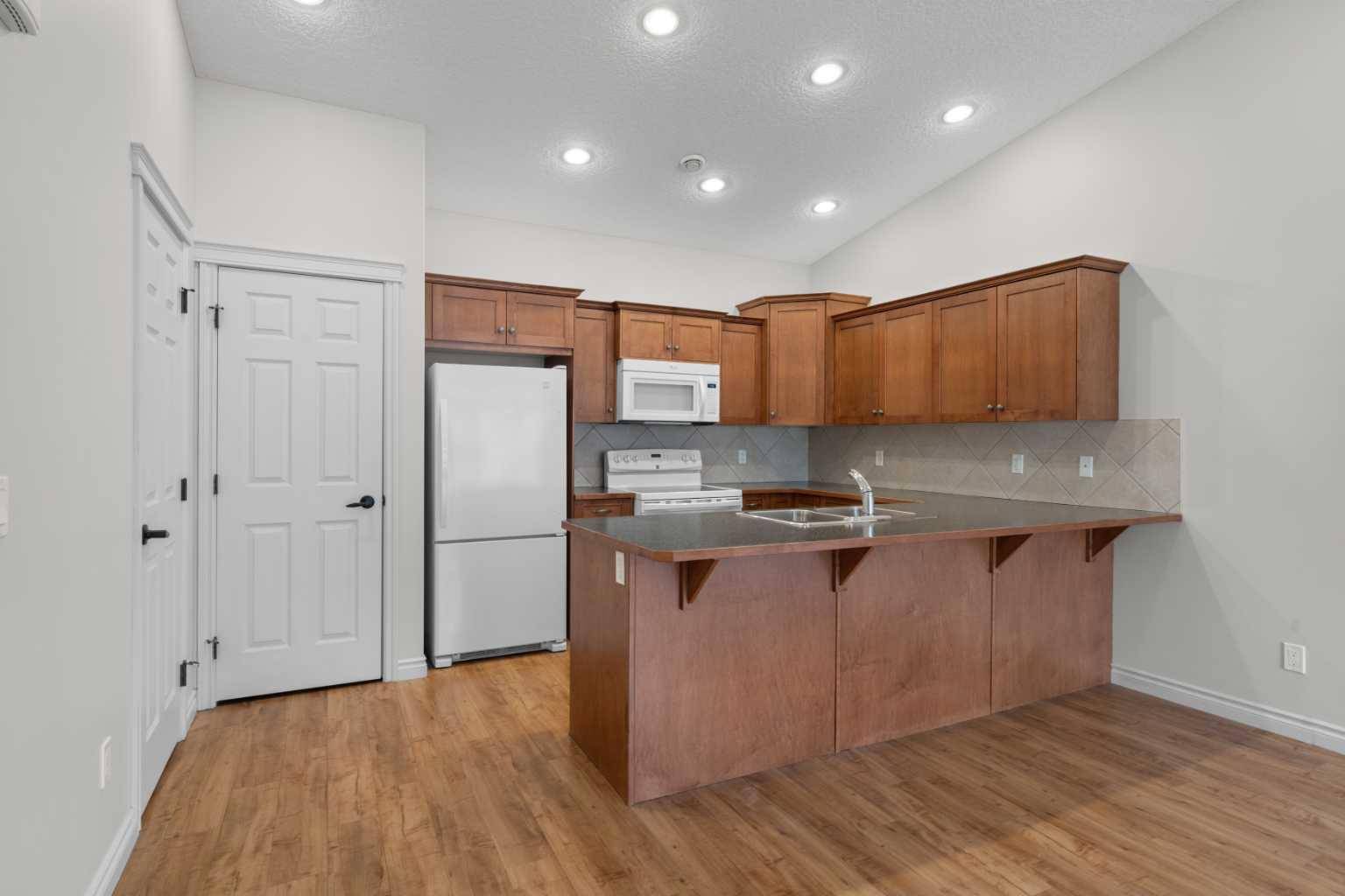 High River, AB T1V 0E8,408 Sunvale CRES NE