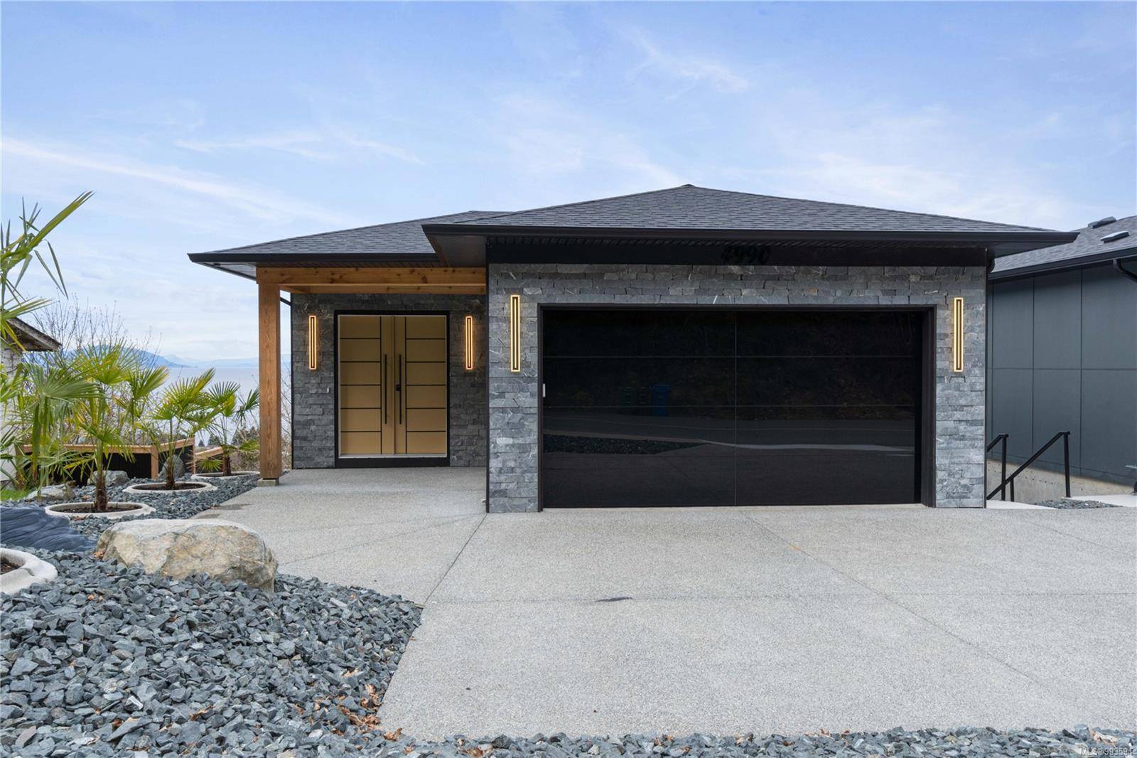 Nanaimo, BC V9T 5B6,4990 Laguna Way