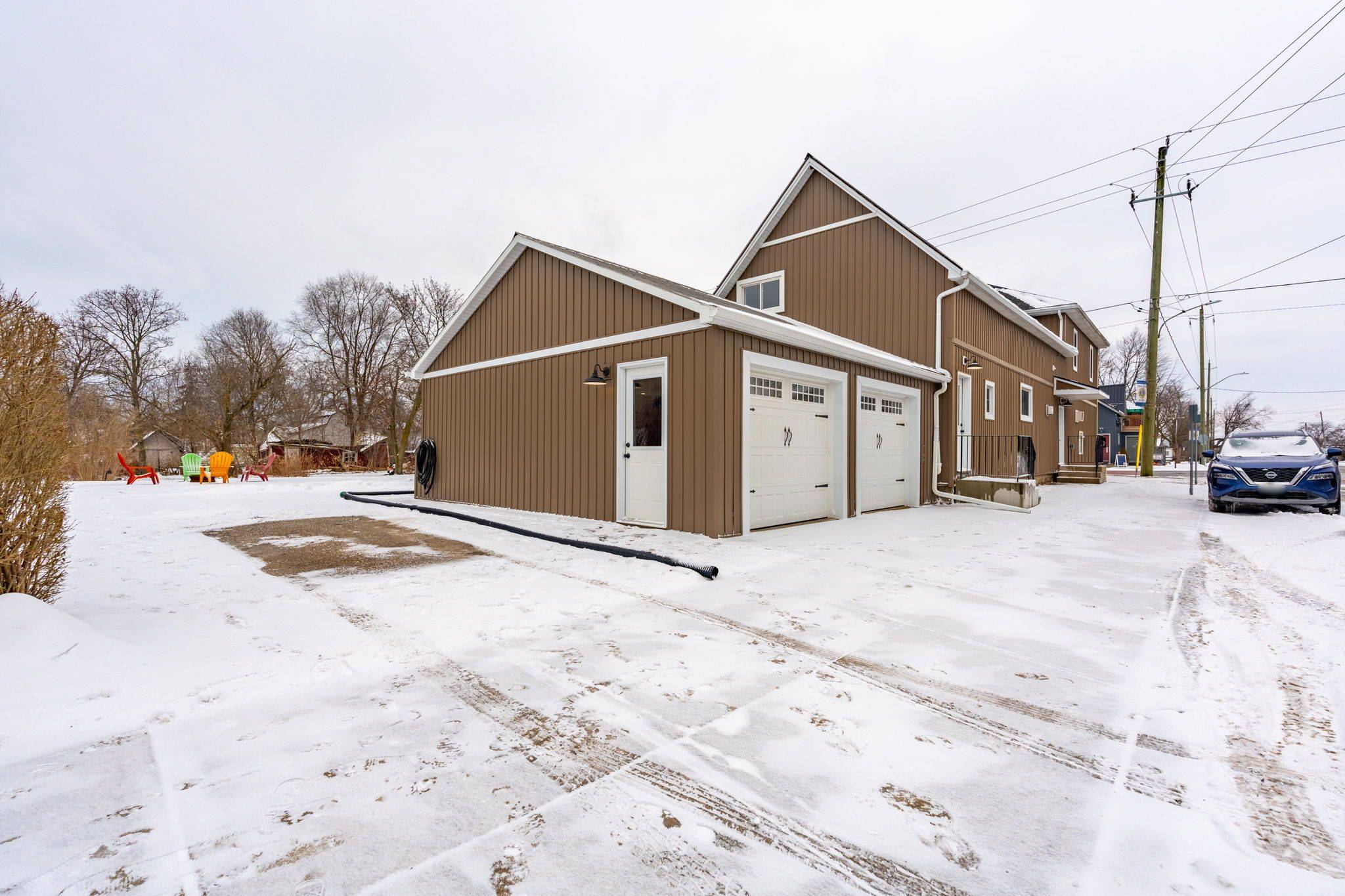 Haldimand, ON N0A 1G0,1 ERIE AVE S