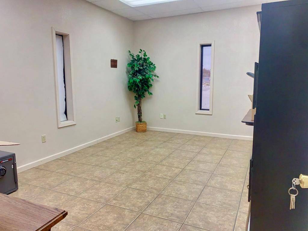 Kermit, TX 79745,109 S East Ave