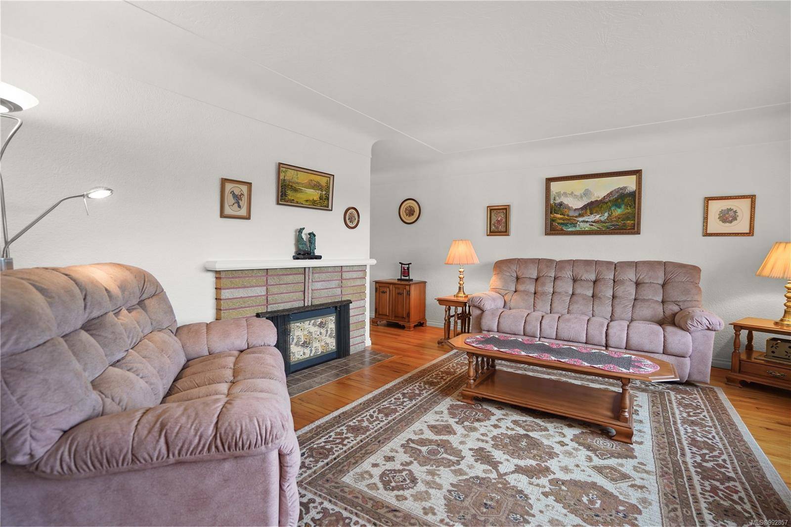 Saanich, BC V9Z 2C8,555 Davida Ave
