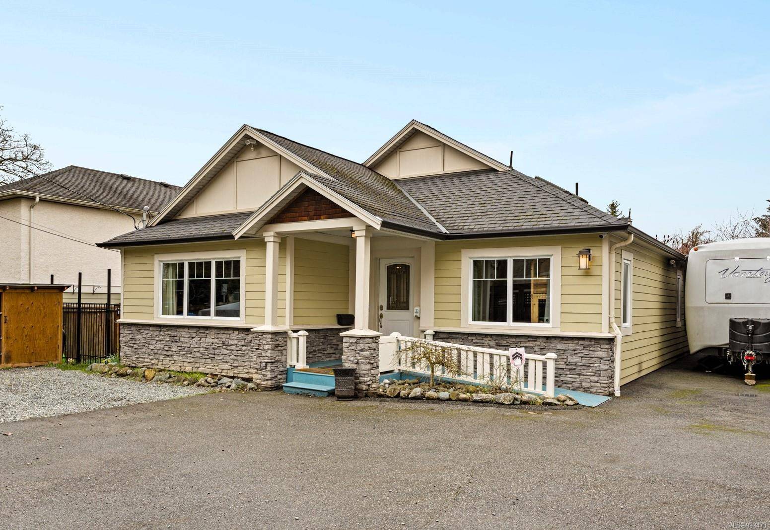 Victoria, BC V8R 4R8,2306 Richmond Rd