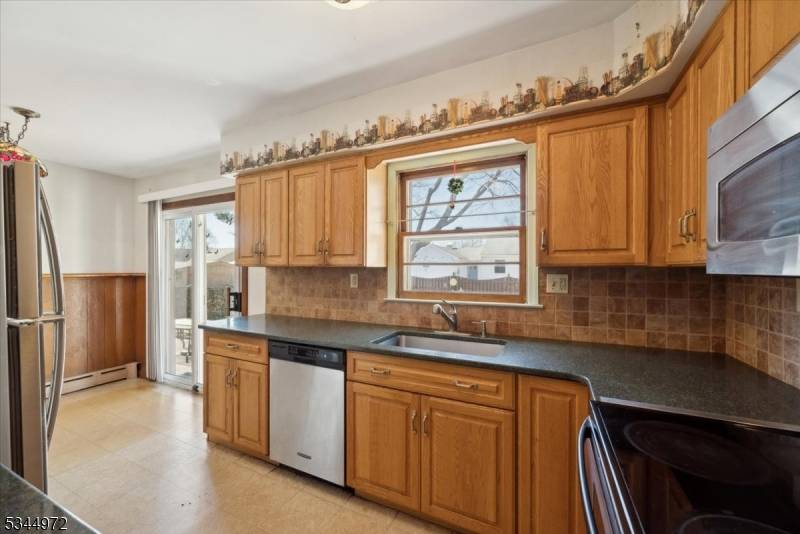 Roxbury Twp., NJ 07876,11 Chesler Sq