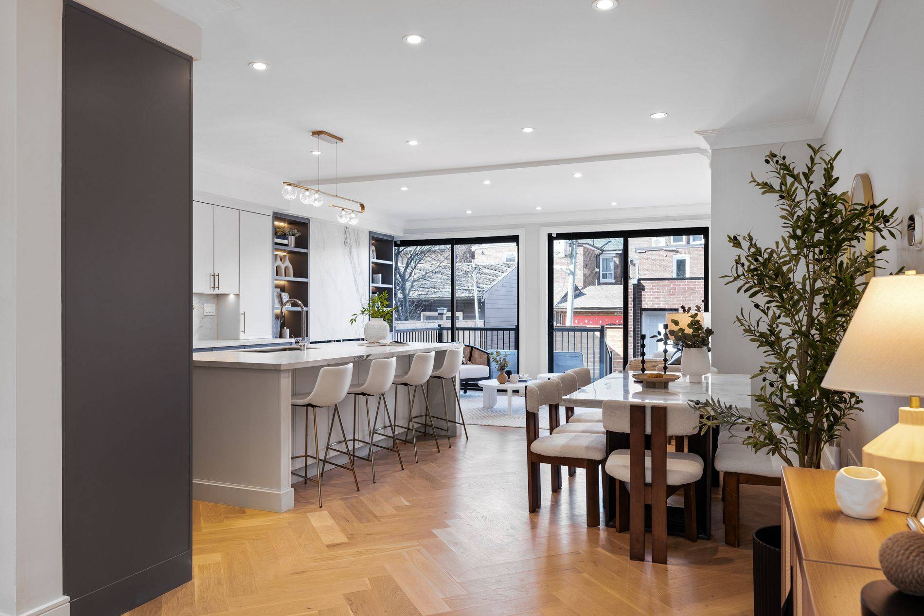 Toronto C01, ON M6J 2T3,144 Beatrice ST