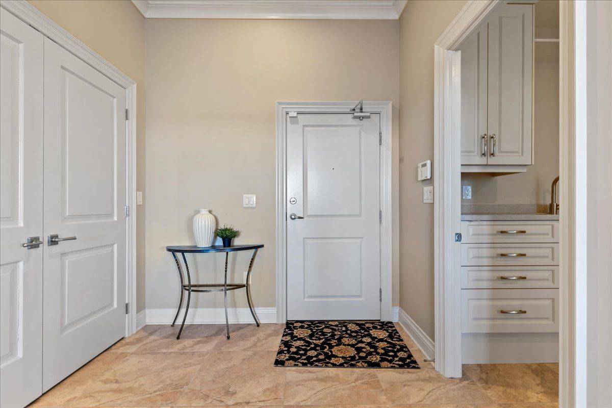 Stratford, ON N5A 0C2,36 Front ST #405