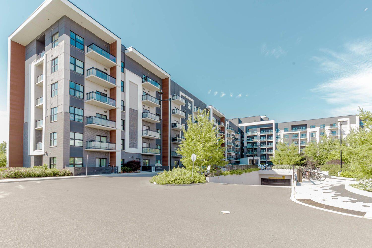 Oakville, ON L6H 0X5,128 Grovewood Common RD ##318