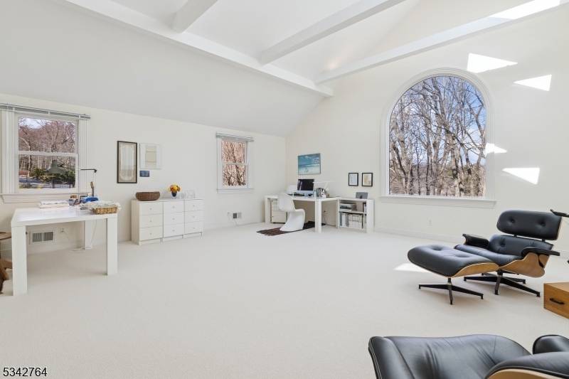 Bernardsville Boro, NJ 07924,121 Boulderwood Dr