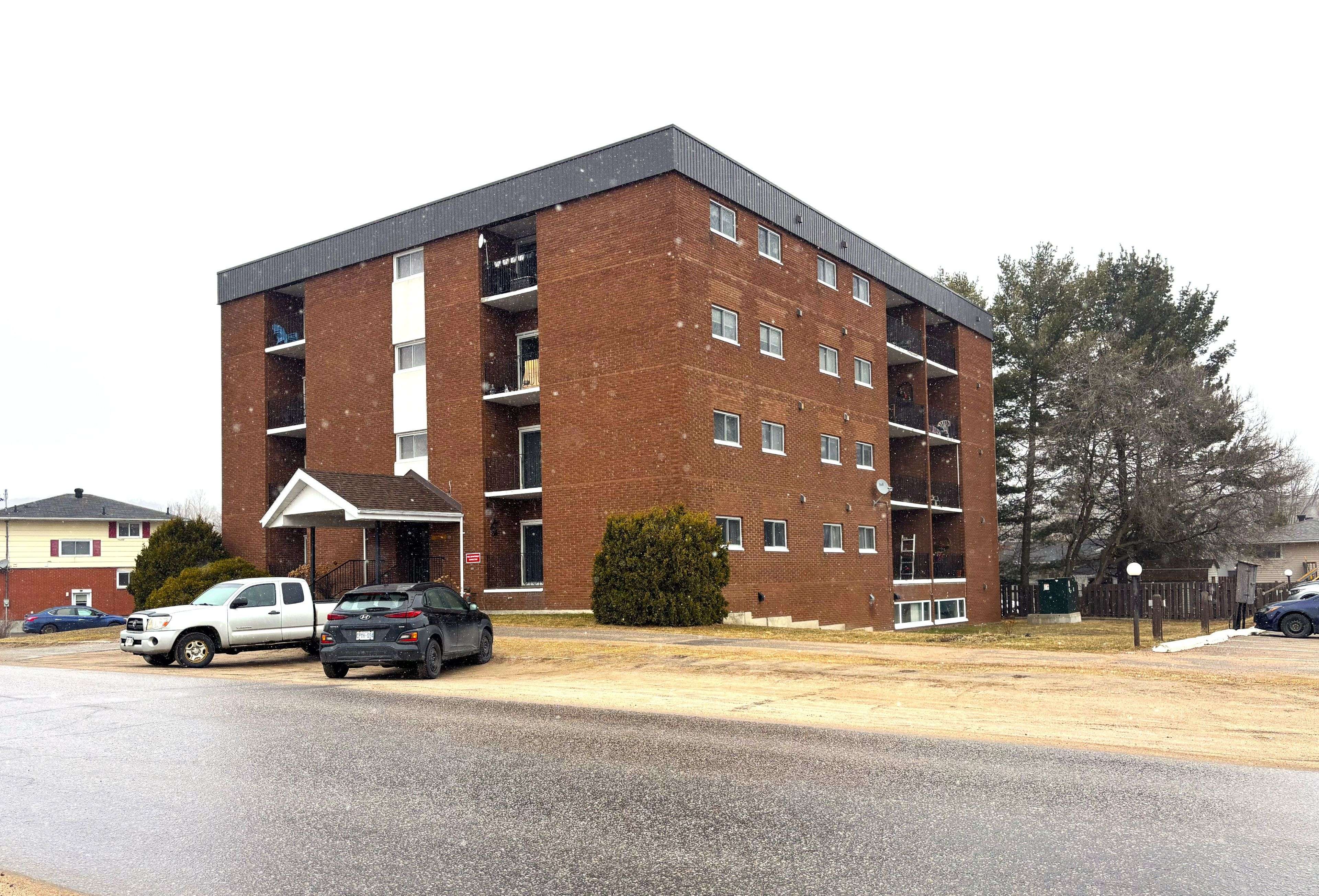 North Bay, ON P1B 7Y7,122 Giroux ST #101