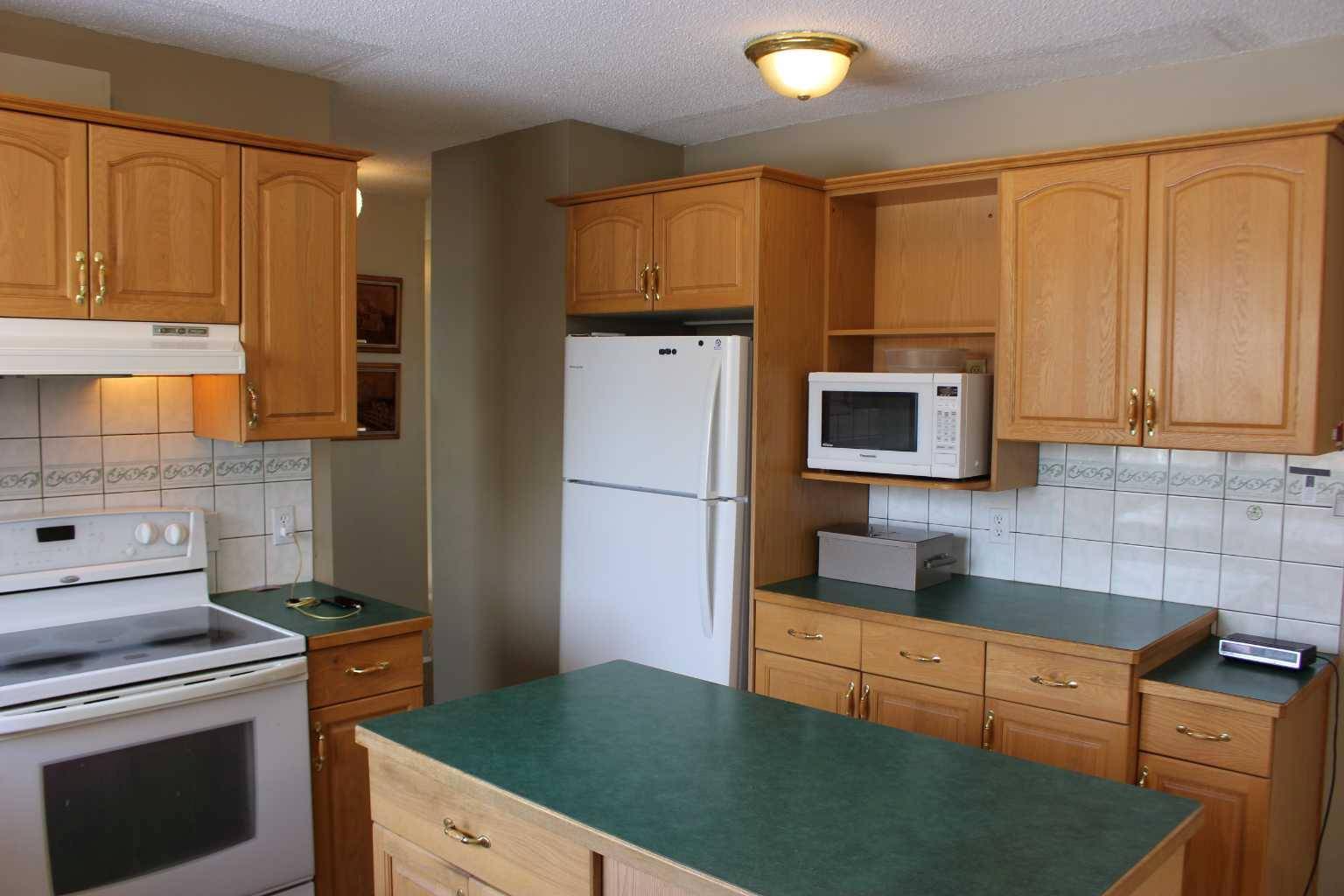 Iron Springs, AB T0K 1G0,217 1st AVE