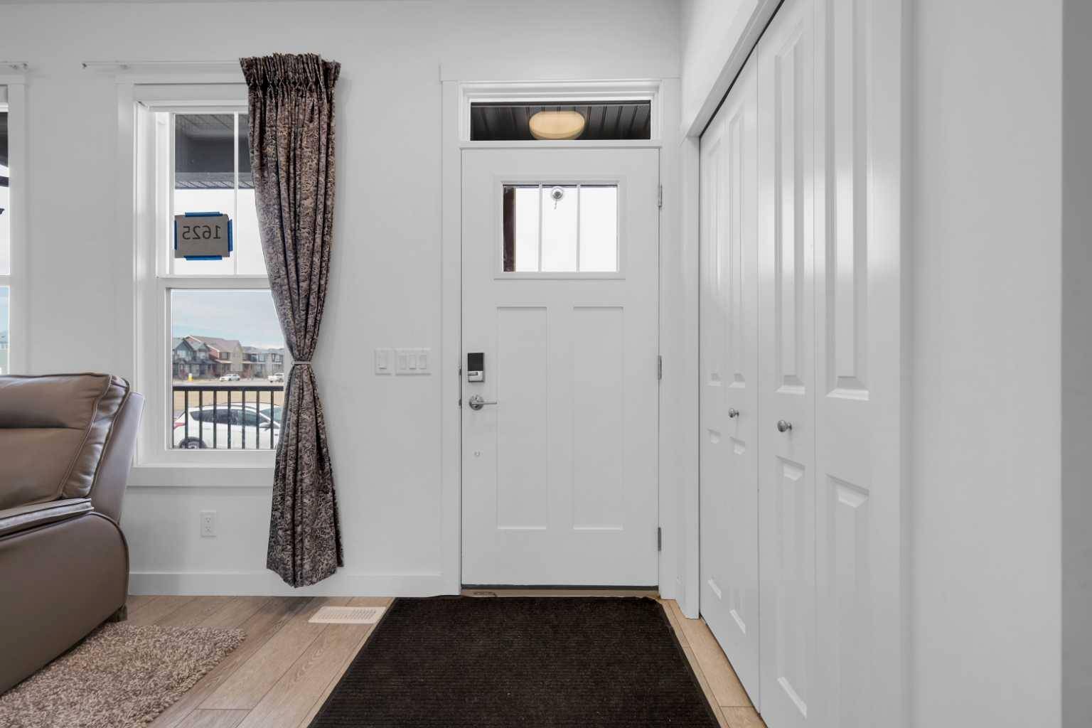 Airdrie, AB T4B 5J4,1625 Chinook Gate DR SW