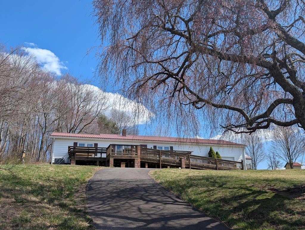 Austinville, VA 24312,7432 Coulson Church Rd