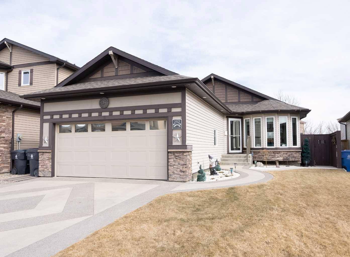 Lethbridge, AB T1K 8B3,252 Riverpark BLVD W