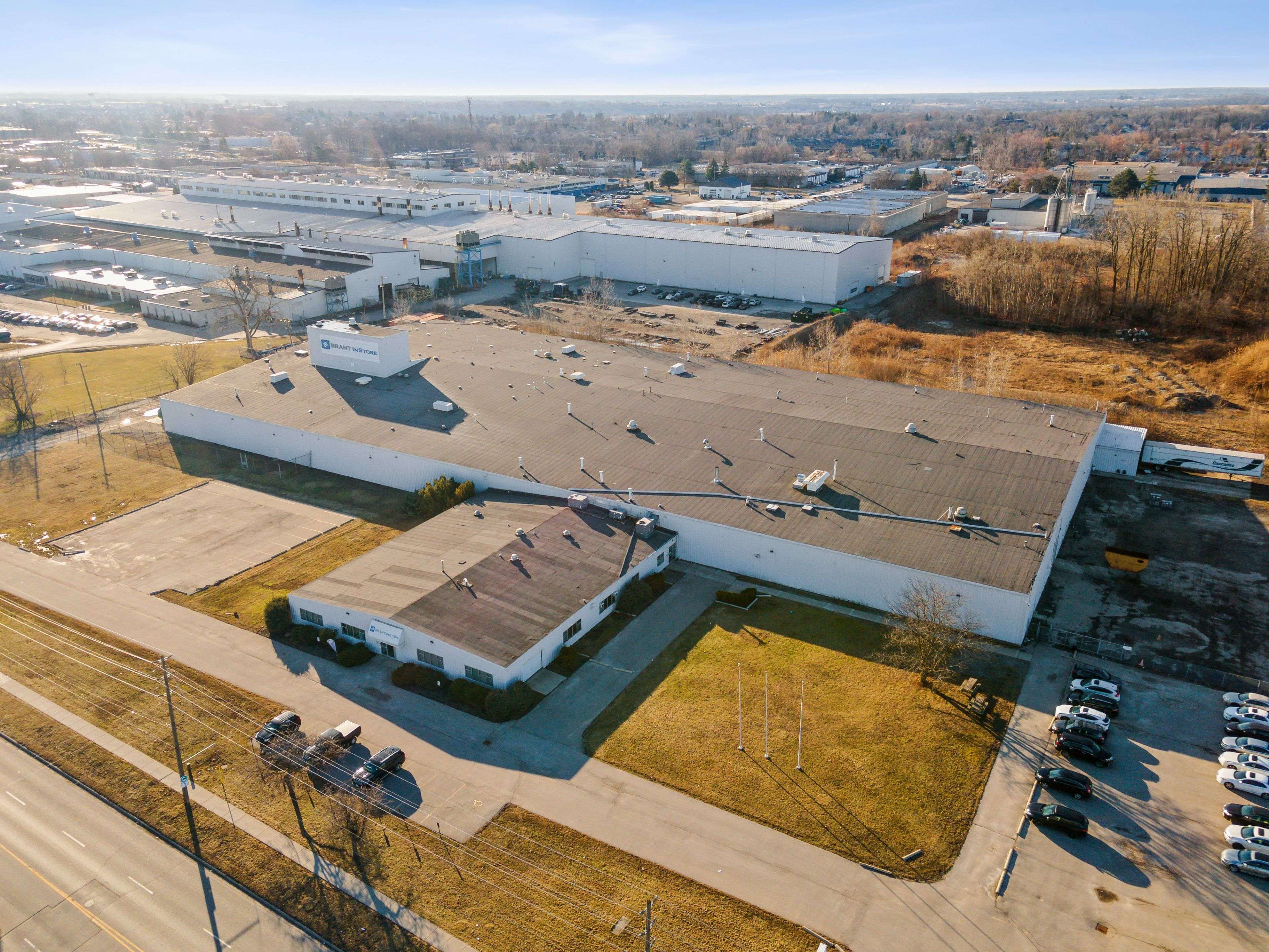 Brantford, ON N3S 7R5,254 Henry ST