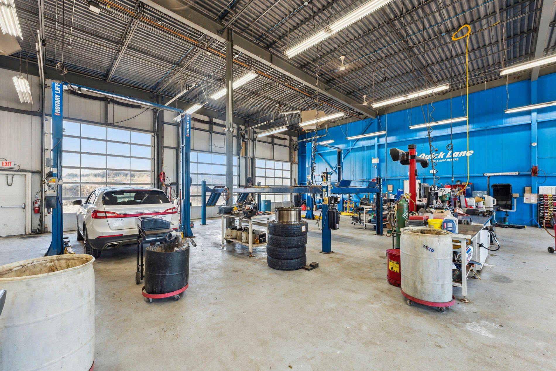670 Riddell RD, Orangeville, ON L9W 5G5