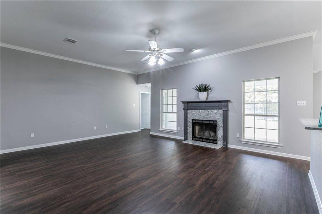 Hewitt, TX 76643,917 Crested Butte Drive