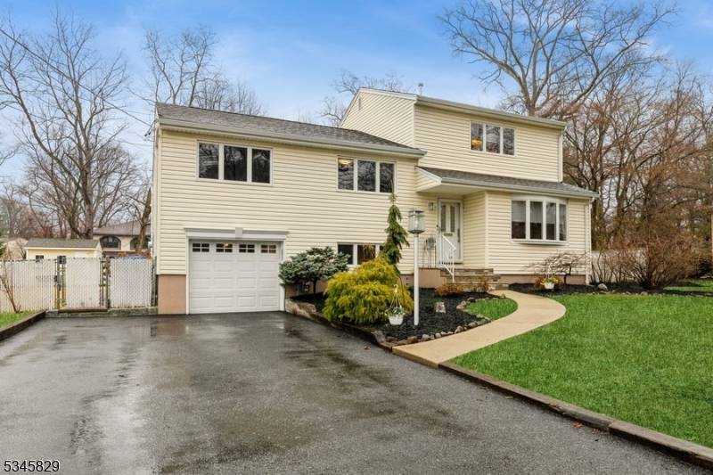Paramus Boro, NJ 07652,191 Mayfair Rd
