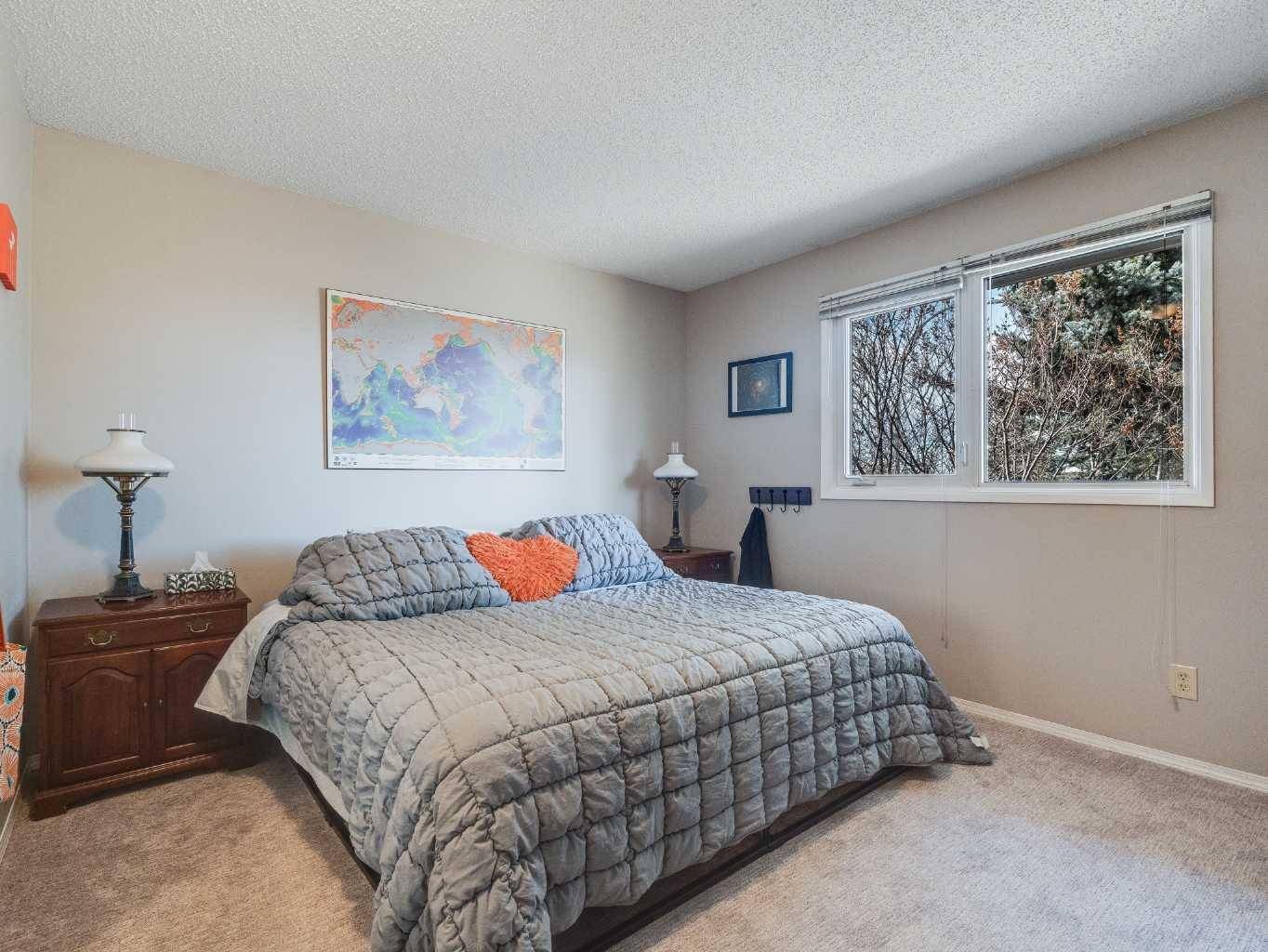 Airdrie, AB T4B 1G3,724 Acacia CRES SE