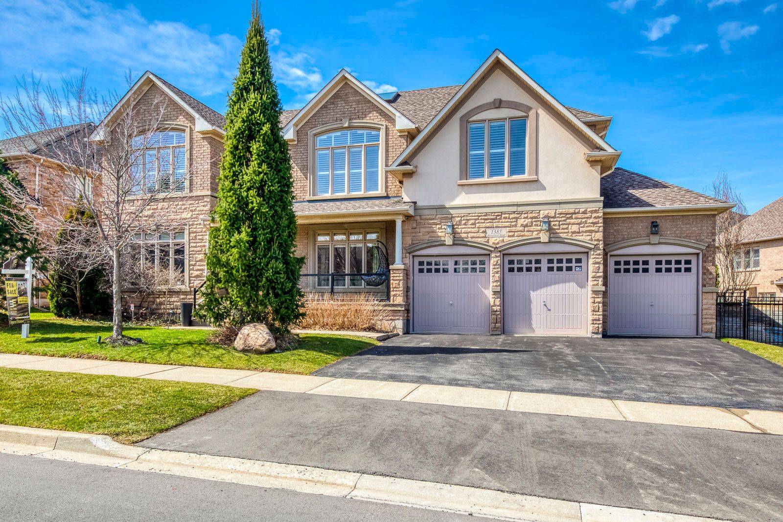 1385 Arrowhead RD, Oakville, ON L6H 7P7