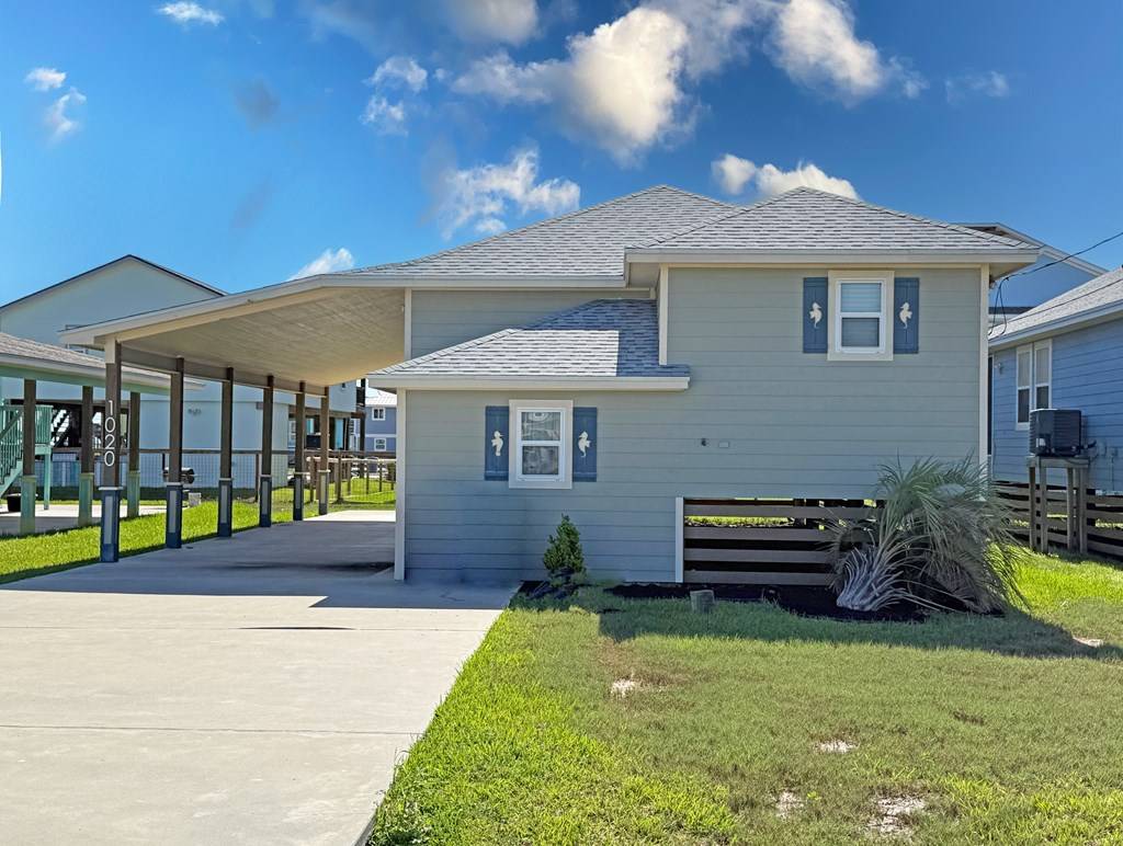 Rockport, TX 78382,1020 S Live Oak
