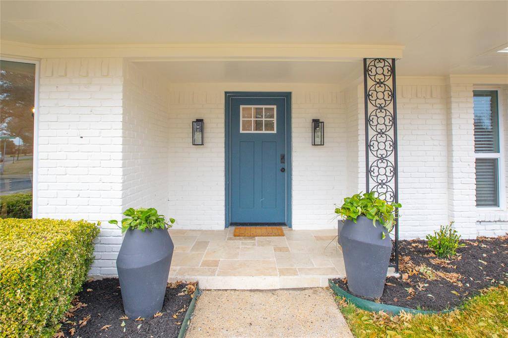 Dallas, TX 75248,7429 Tangleglen Drive