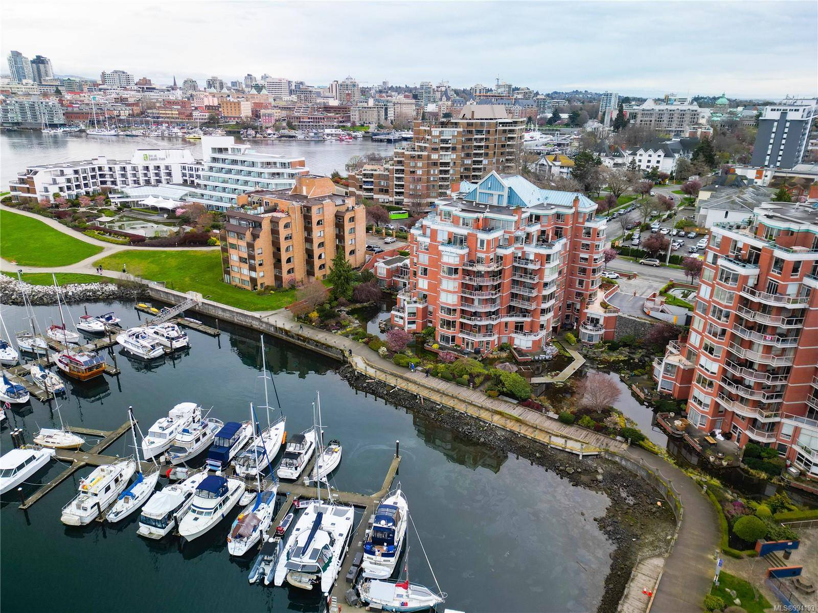 Victoria, BC V8V 4Y1,636 Montreal St #603