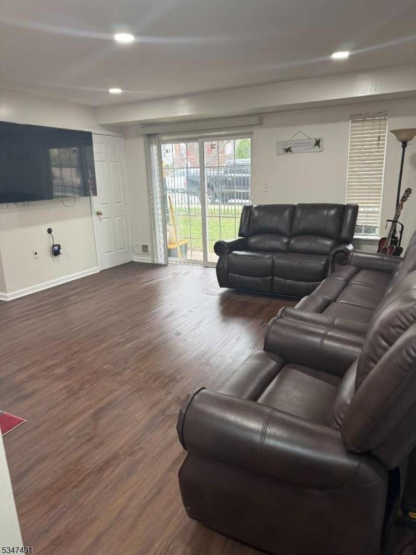 Newark City, NJ 07104,751 Summer Ave