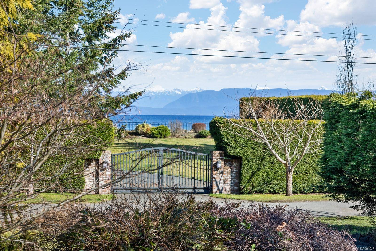 Black Creek, BC V9J 1A8,8839 DRIFTWOOD Rd