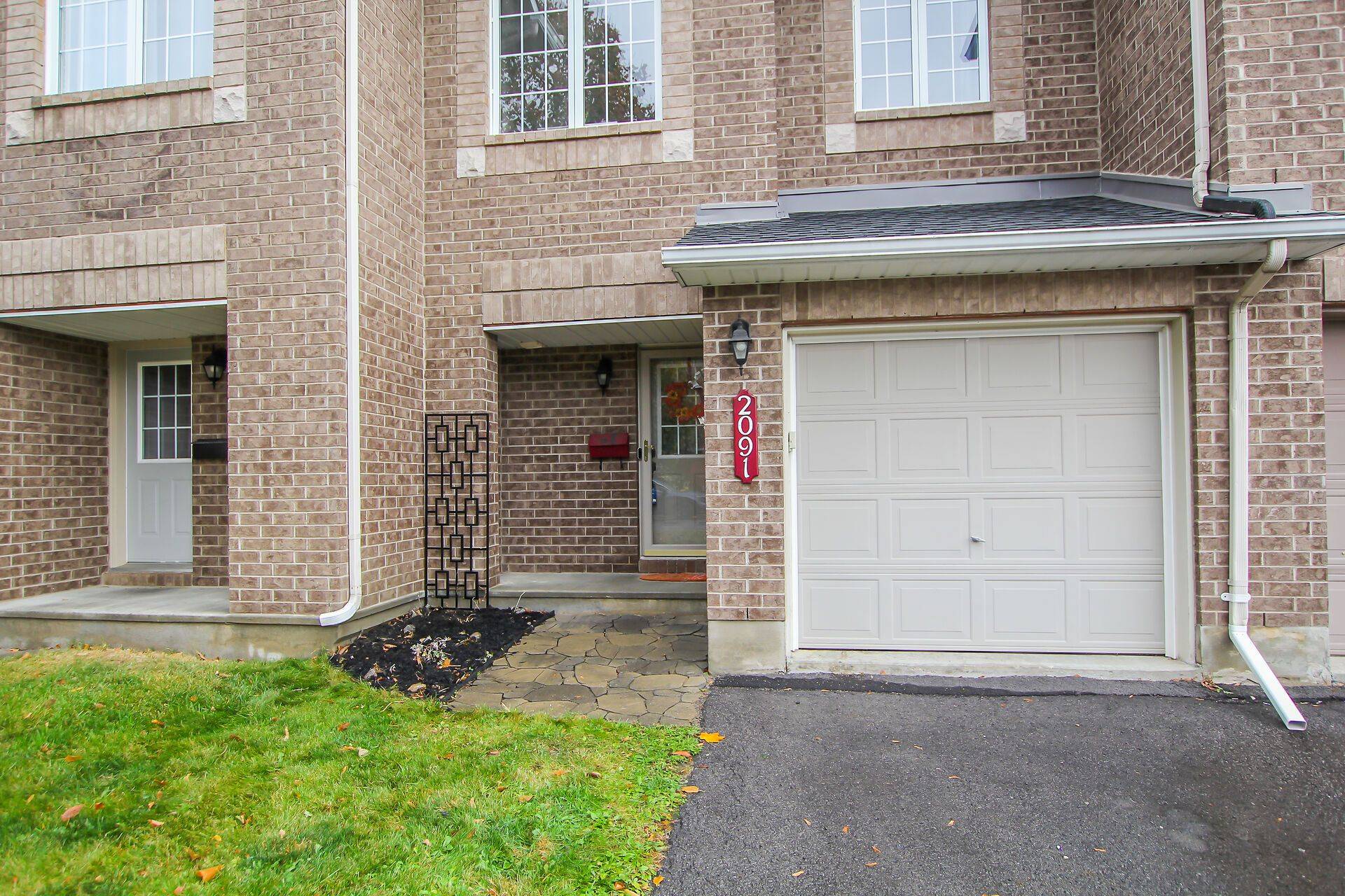 Orleans - Cumberland And Area, ON K4A 4J7,2091 Hiboux ST E