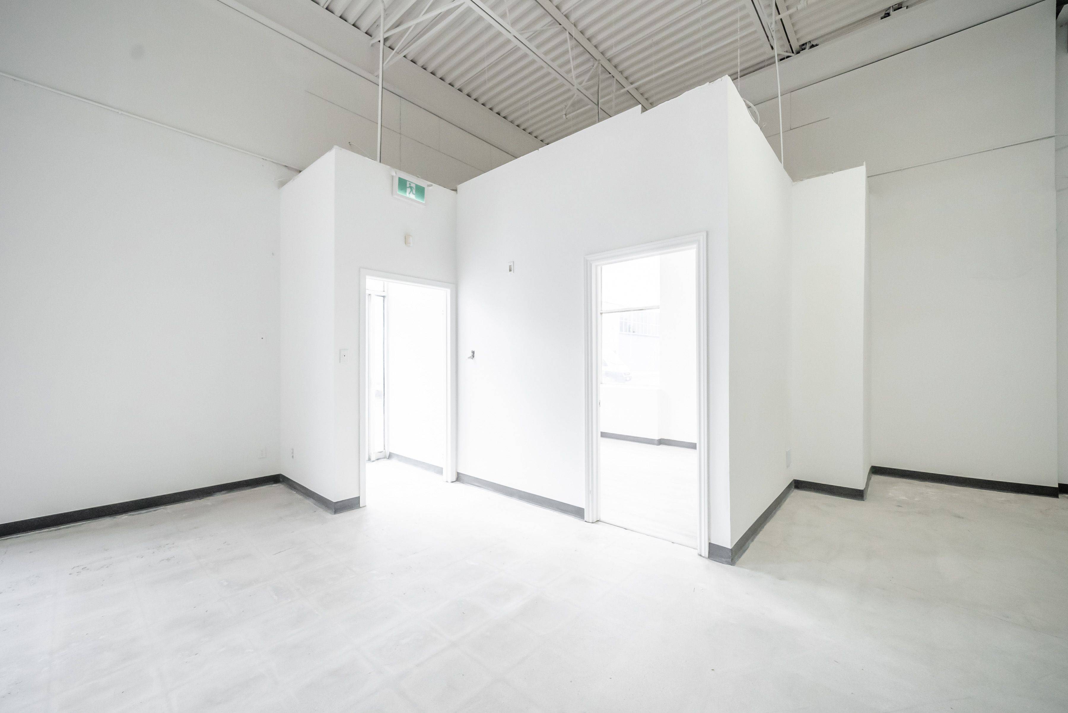 Toronto W10, ON M9V 3Y6,69 Westmore DR #25-26