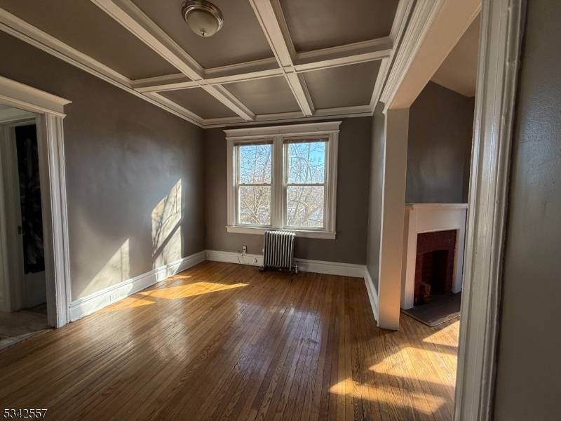 East Orange City, NJ 07017,154 Midland Ave #4