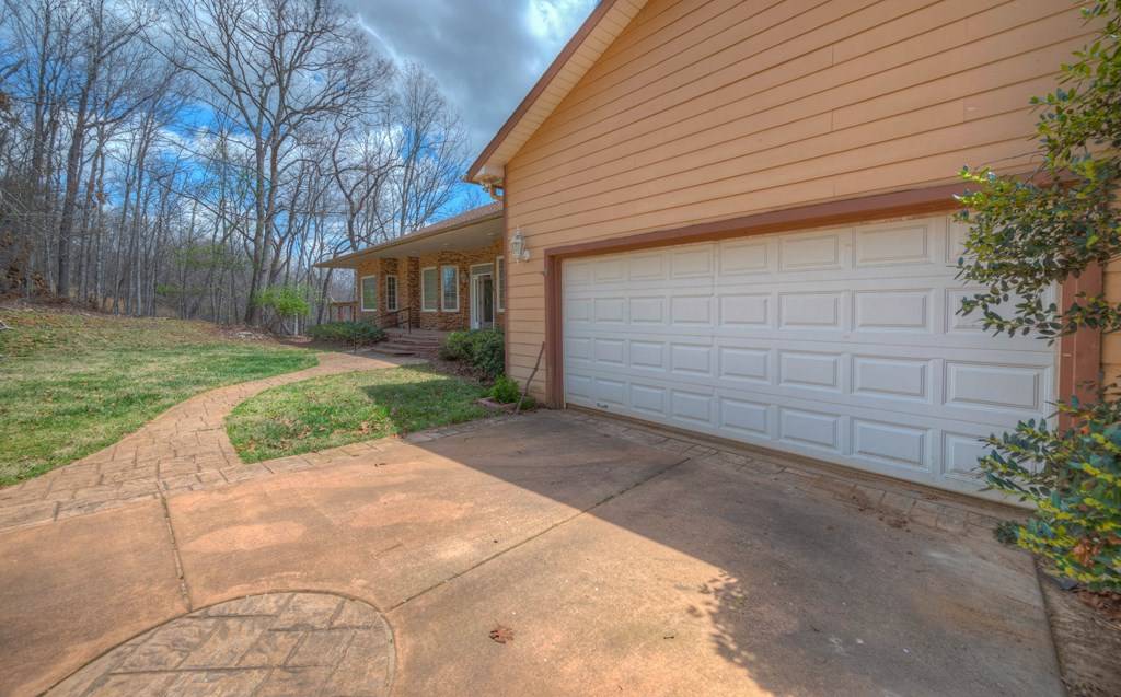 Murphy, NC 28906,641/638 Timberwood Hills Road