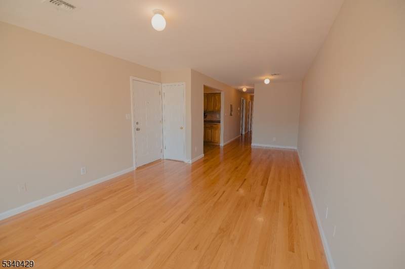 Newark City, NJ 07103,163 Camden St