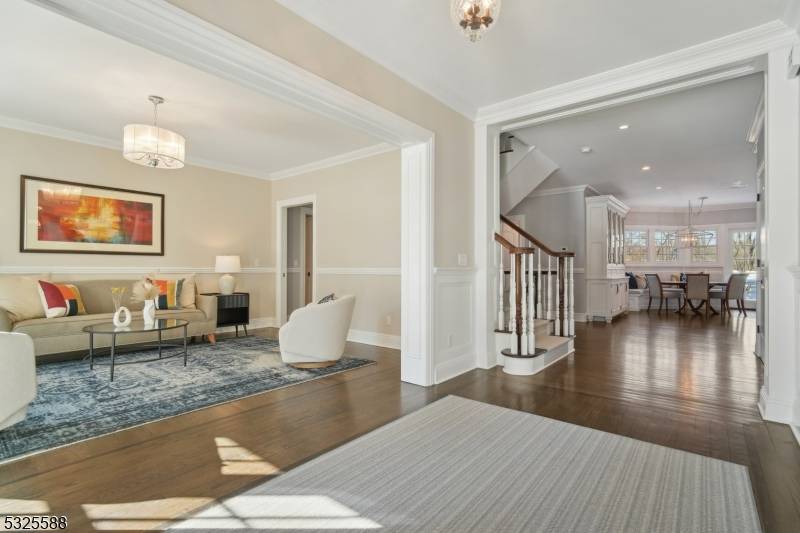 Ridgewood Village, NJ 07450,286 Mountain Ave