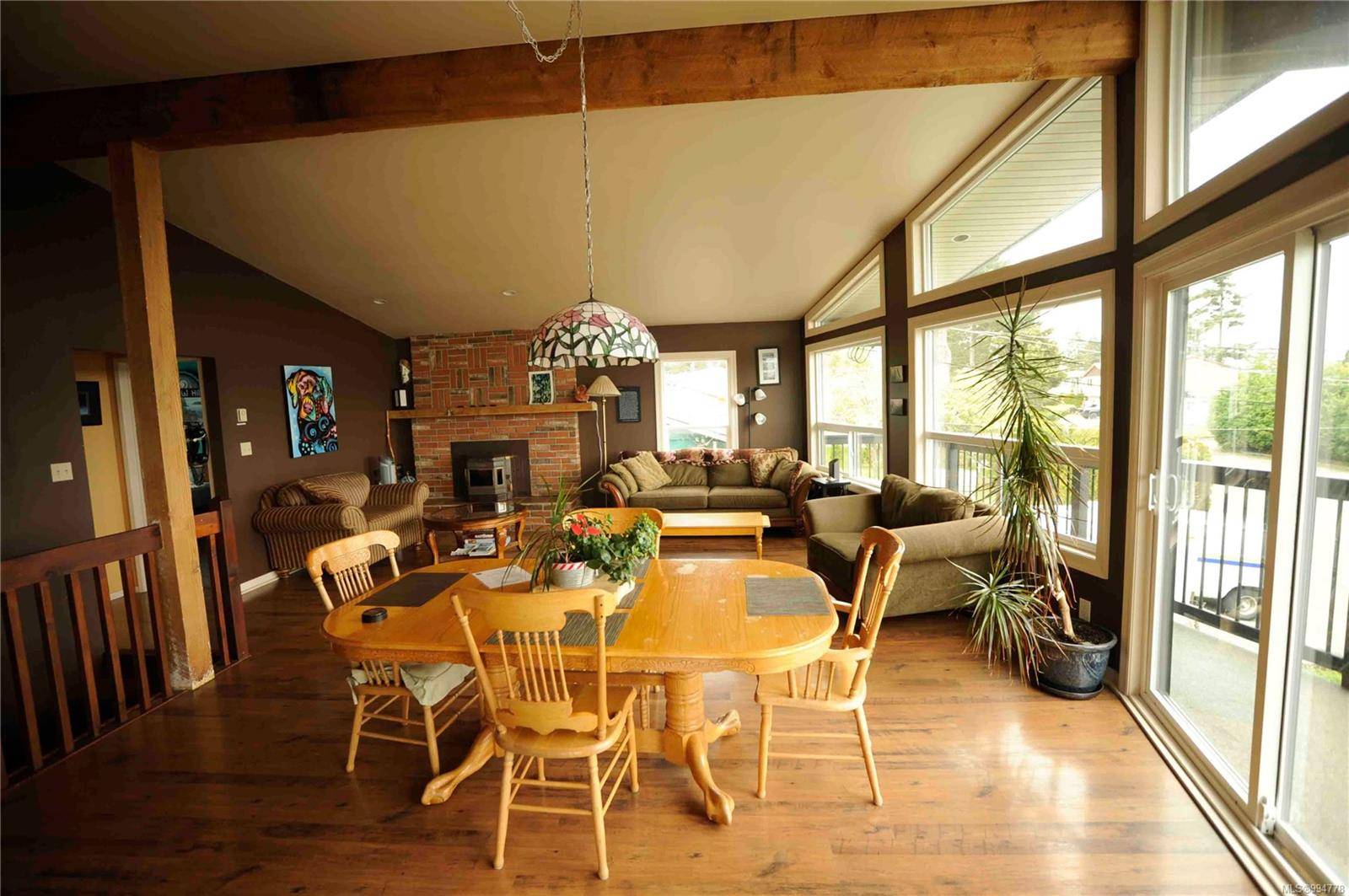 Campbell River, BC V9W 5W5,516 Alder St S