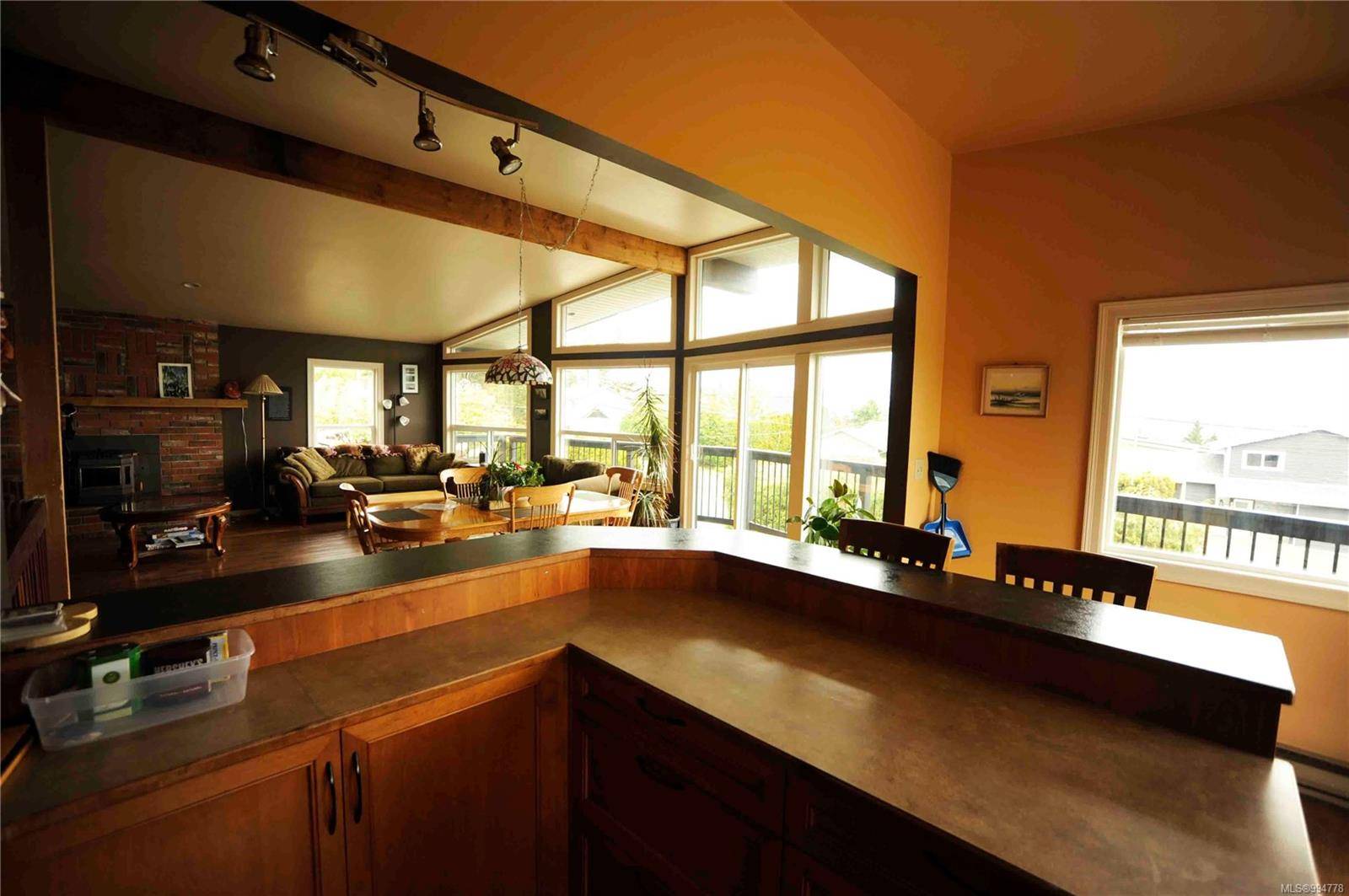 Campbell River, BC V9W 5W5,516 Alder St S
