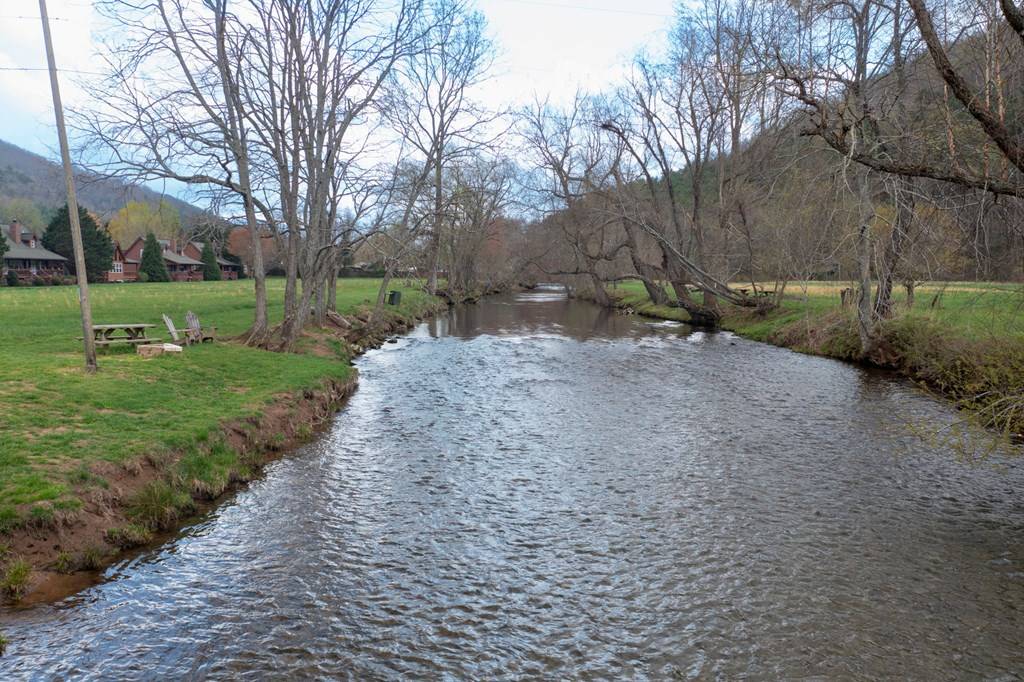 Hiawassee, GA 30546,3548 River Front Lane