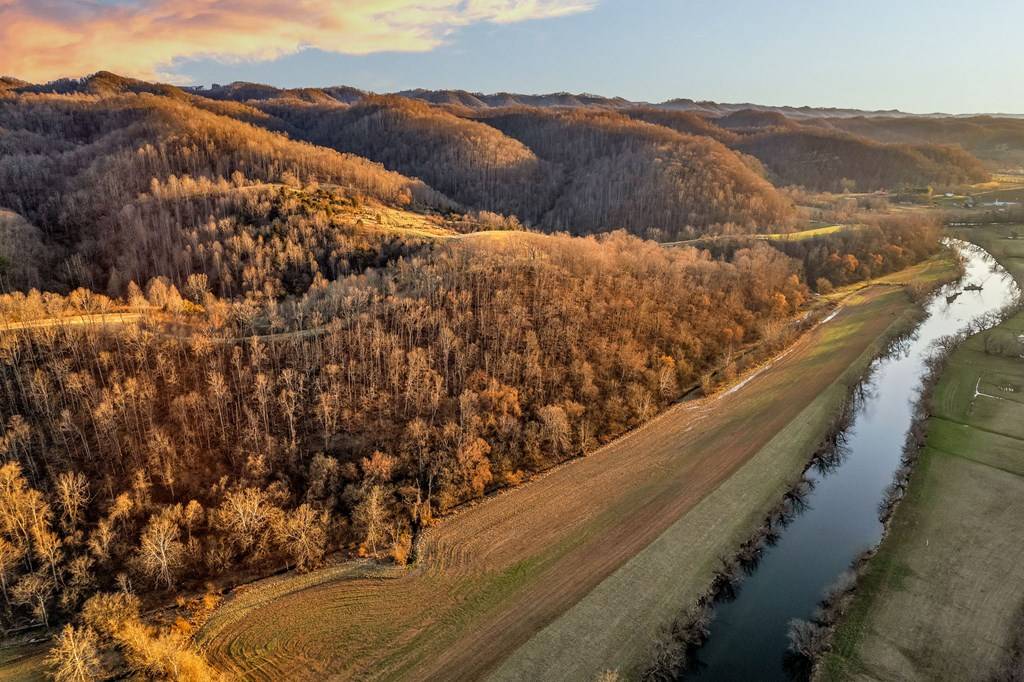 Abingdon, VA 24210,20486 Canebrake Rd