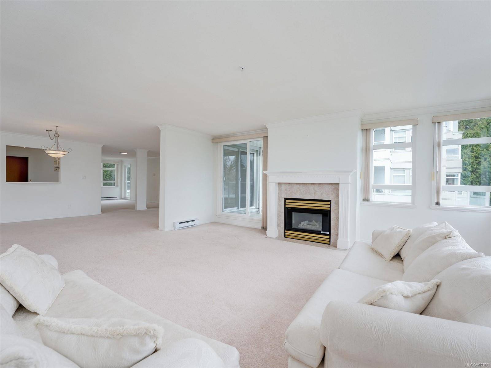 Saanich, BC V8Y 2K5,5110 Cordova Bay Rd #306
