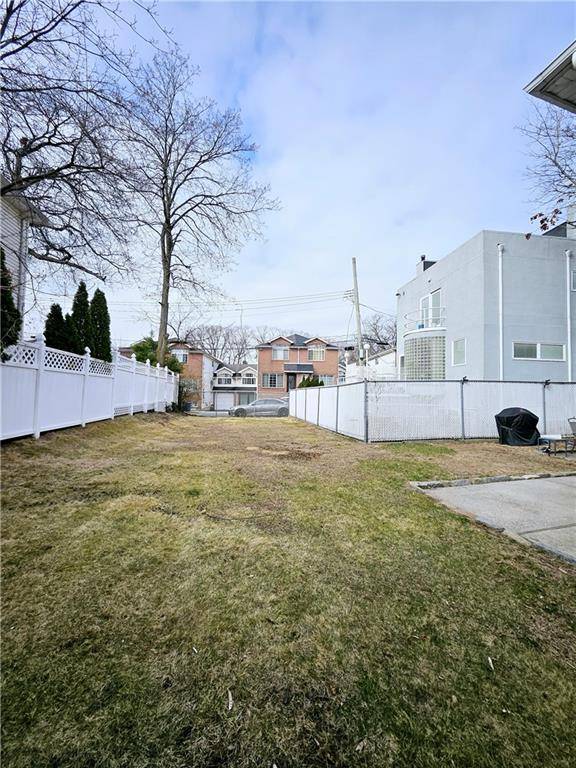 Staten Island, NY 10305,10 Florida AVE