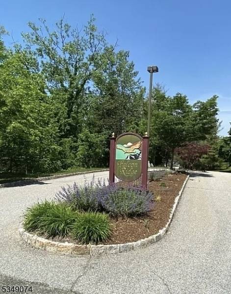 Hamburg Boro, NJ 07419,136 Falcon Ridge Way #6
