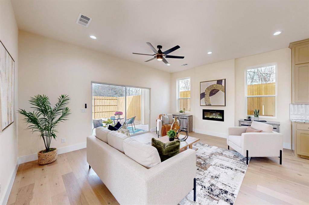 Dallas, TX 75212,1525 Mcbroom Street