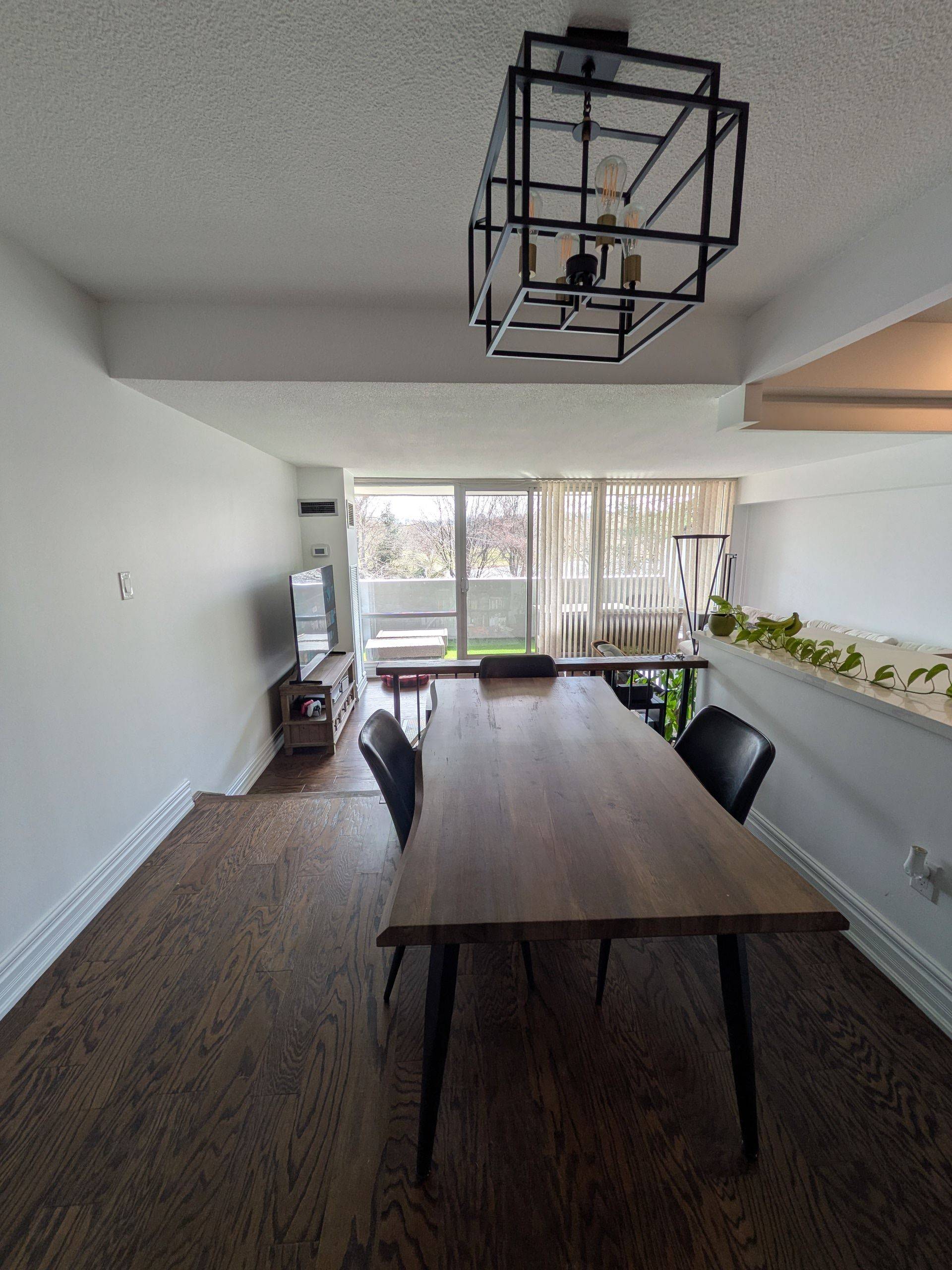 Toronto W03, ON M6N 4X4,240 Scarlett RD #202